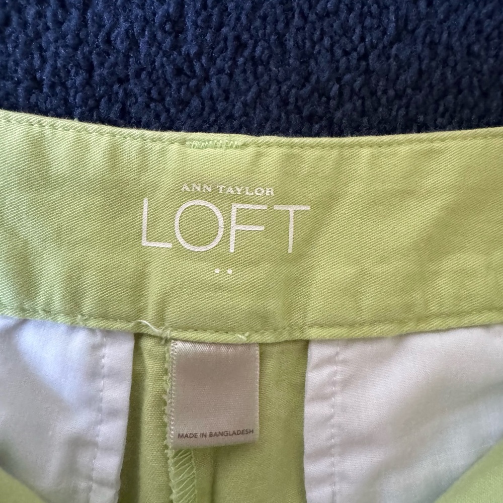 Ann Taylor LOFT 3 1/2-Inch Lime Green Cotton Shorts Size 8p worn/washed once - Picture 3 of 6